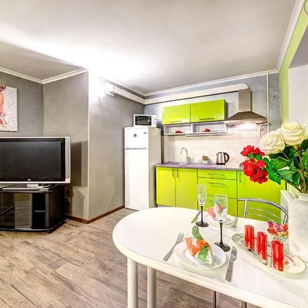 Apartments On Klovsky Descent 20 Kiev Exterior foto